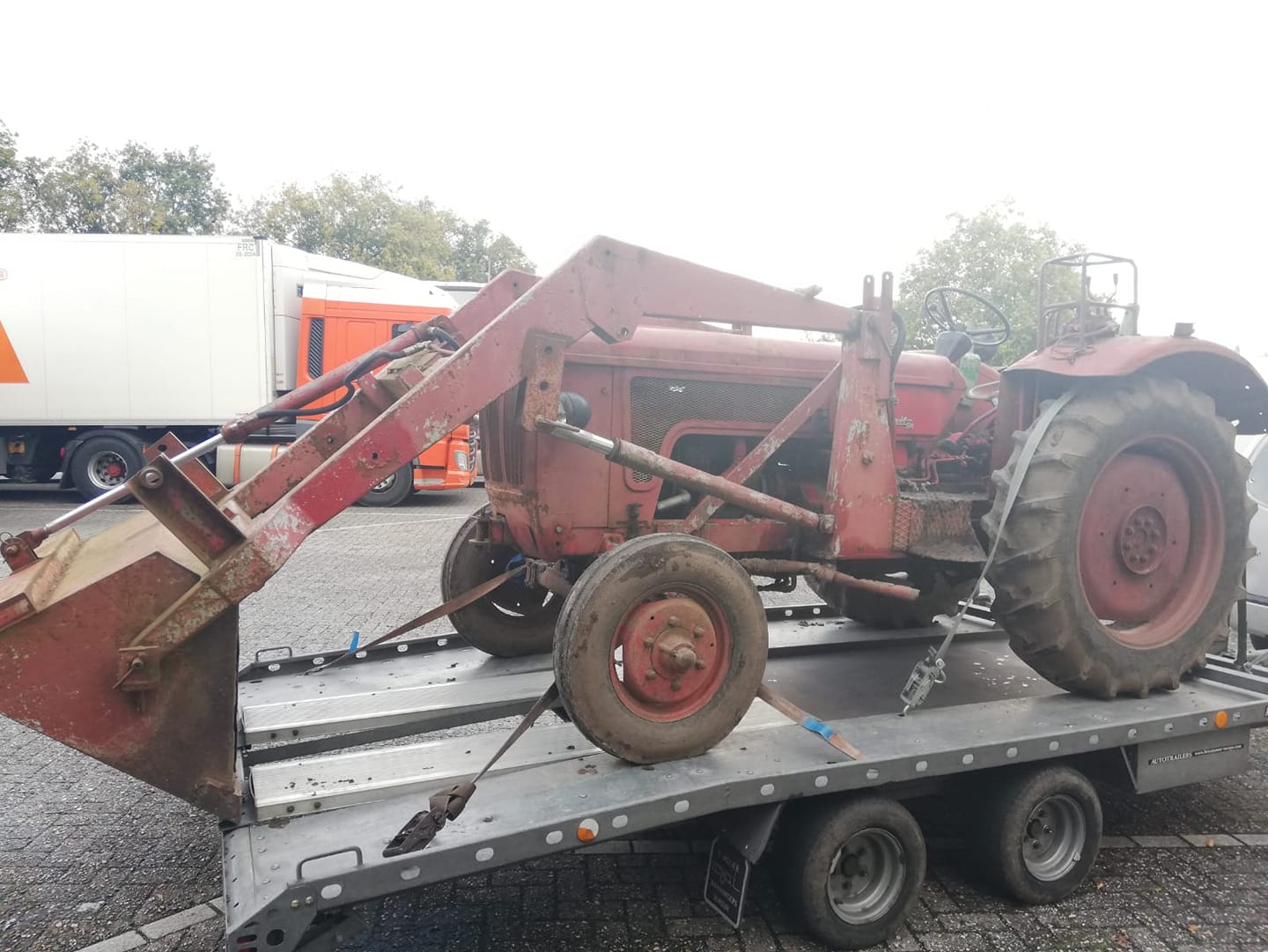 oldtimer-tractor-laten-vervoeren-groningen-meijering-koeriers